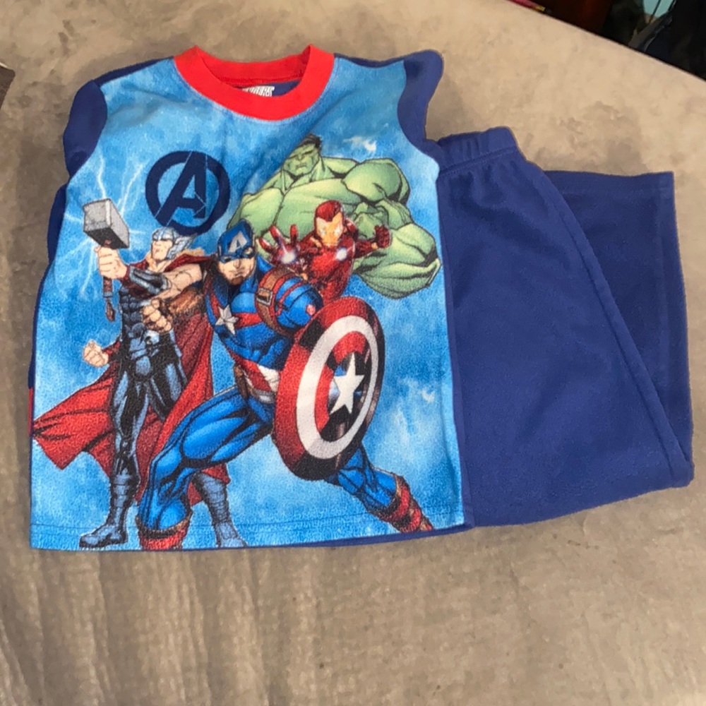 Marvel Avengers pajamas size 4/5